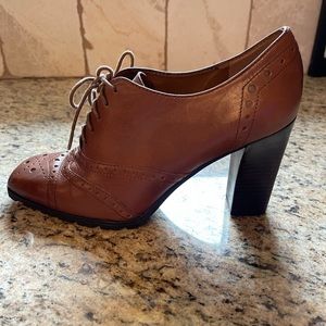 Franco Sarto women’s Oxford style heels.